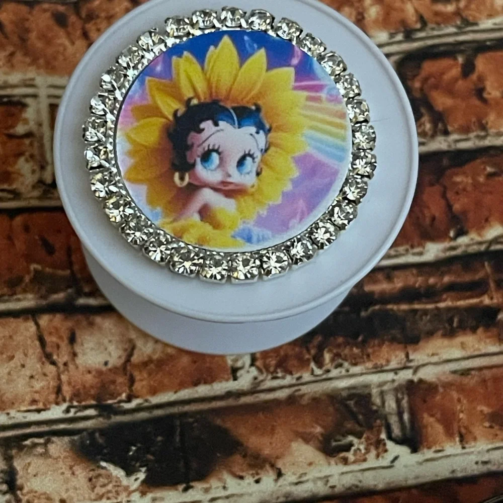 Betty boop phone accessory